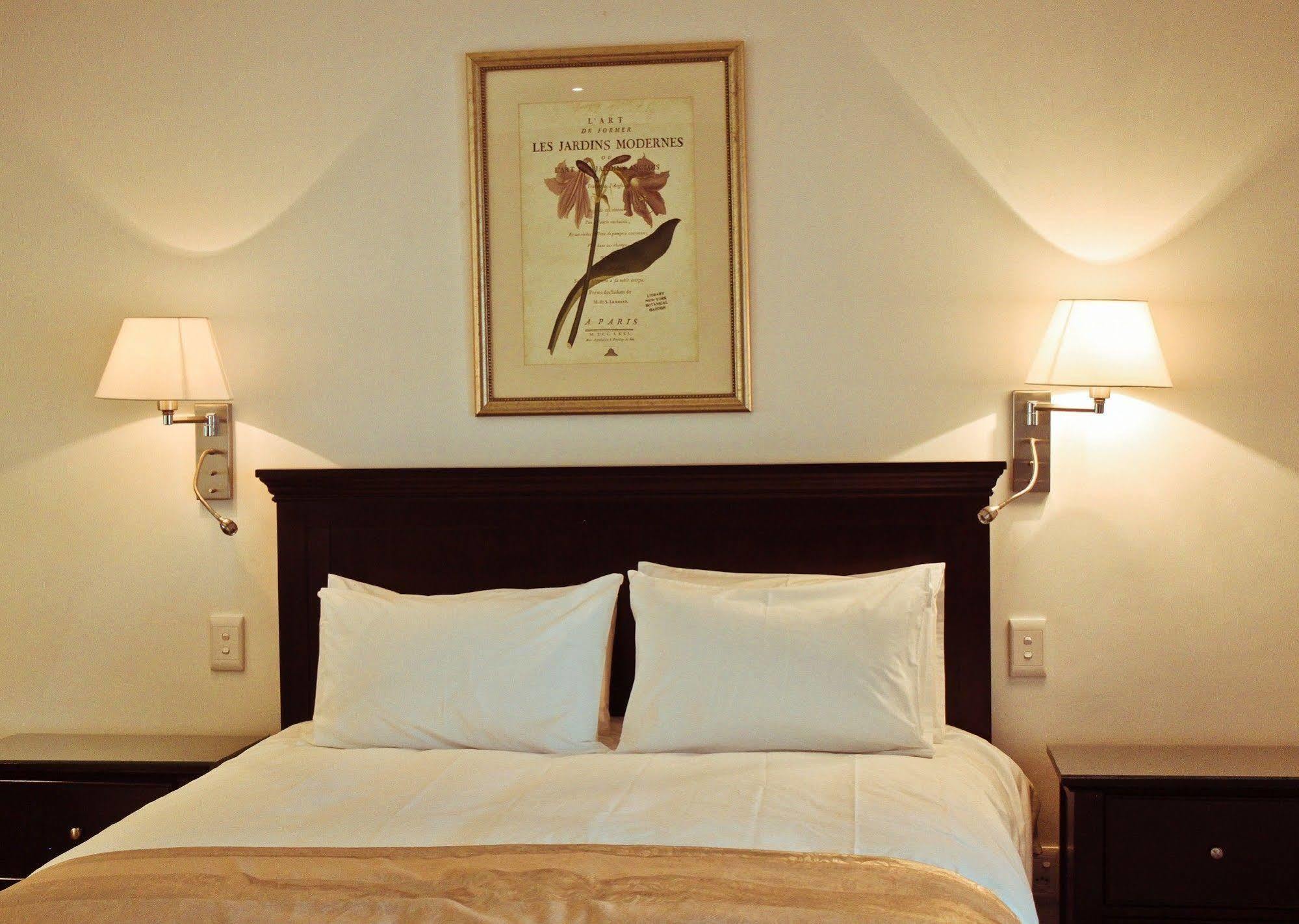 The Coach House At Val Du Charron Hotell Wellington Eksteriør bilde
